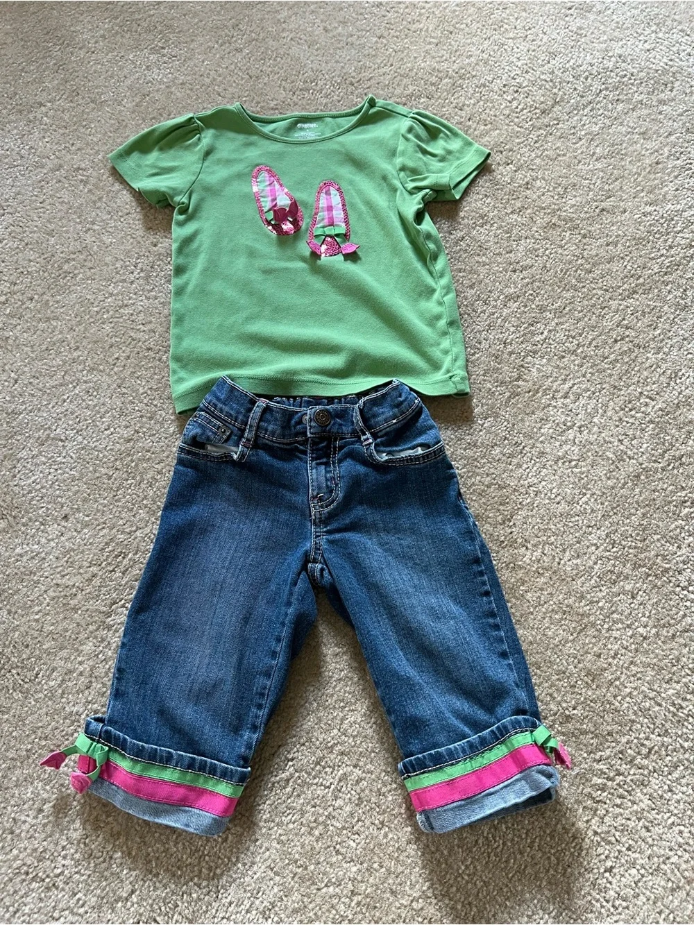 Gymboree Bright Green Short-Sleeve Tee & Jean Capris with Pink Shoe Appliques
